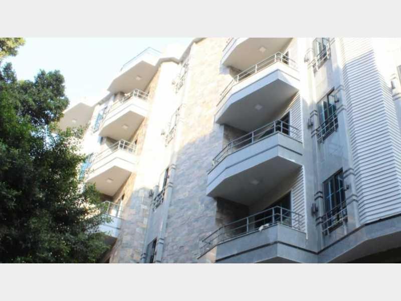 Private Apartment *